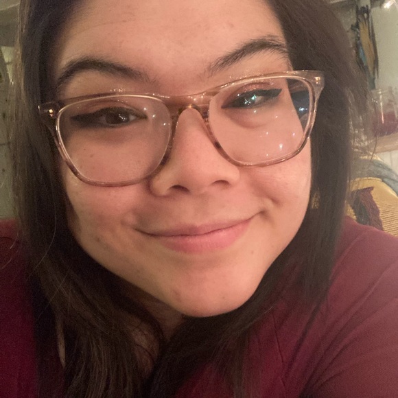 Meet your Posher, Kristin - Picture 2 of 3